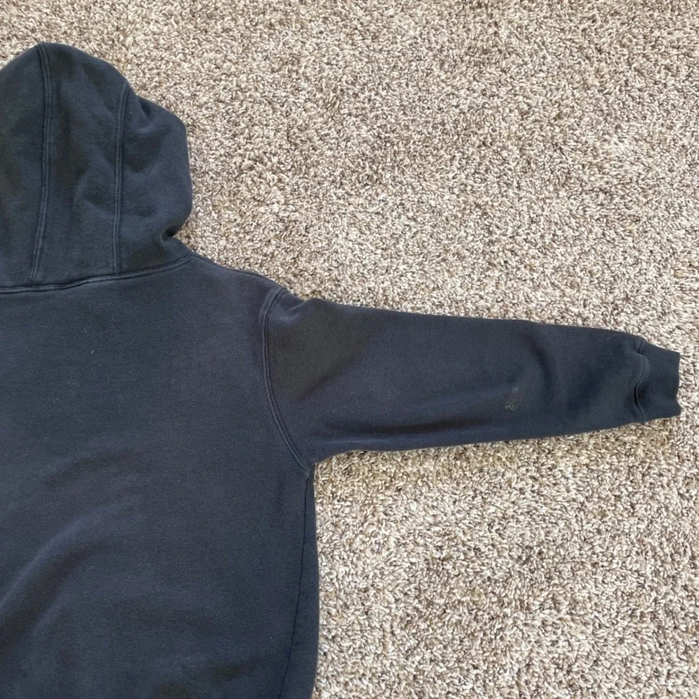 Vintage Giant Merchandising Black Skull and Crossbones Graphic Hoodie Mens Large